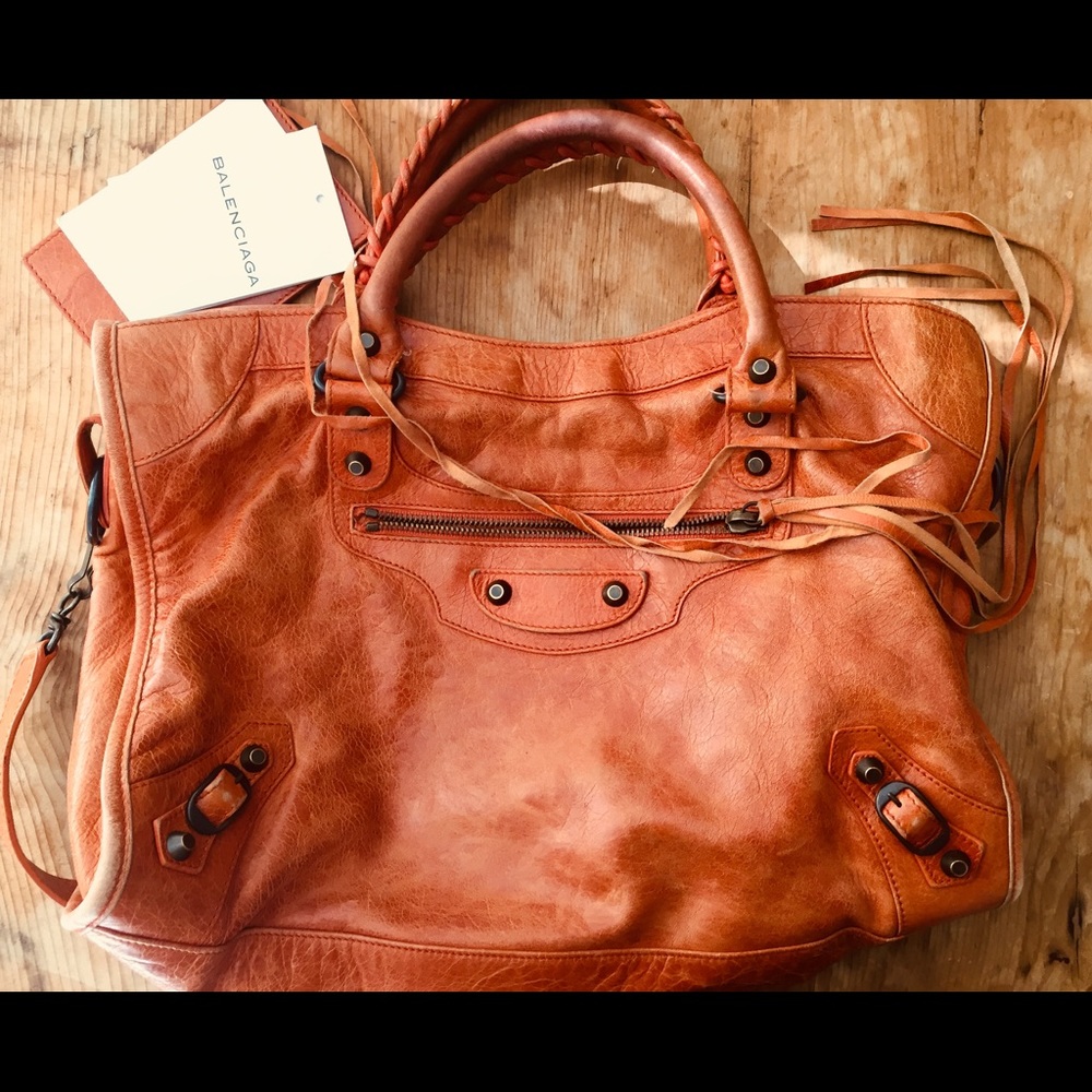 Balenciaga City in Mandarin